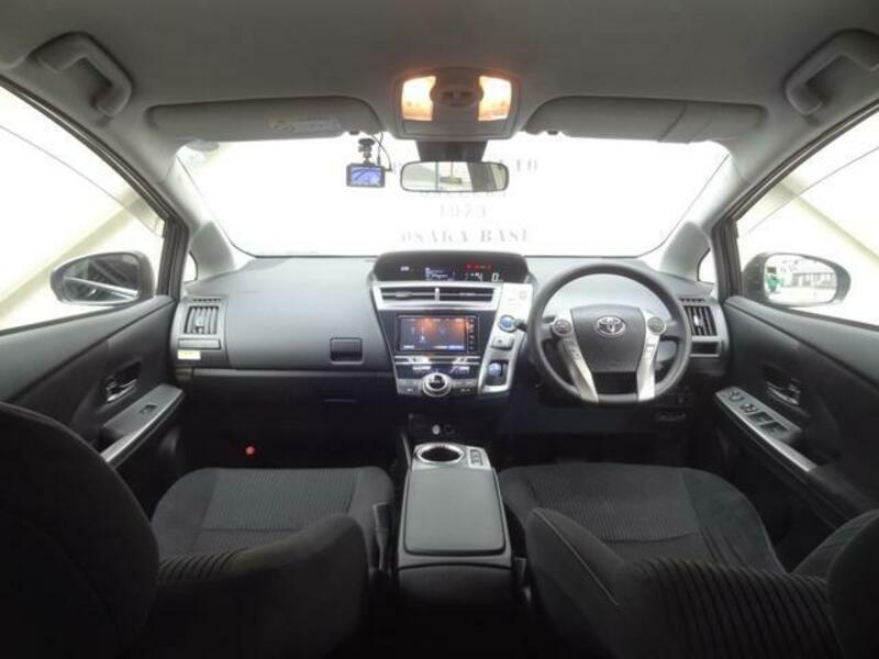 PRIUS ALPHA