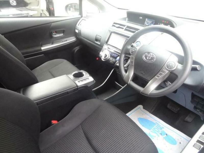 PRIUS ALPHA