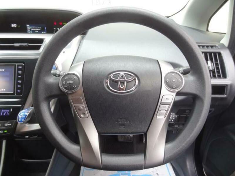 PRIUS ALPHA