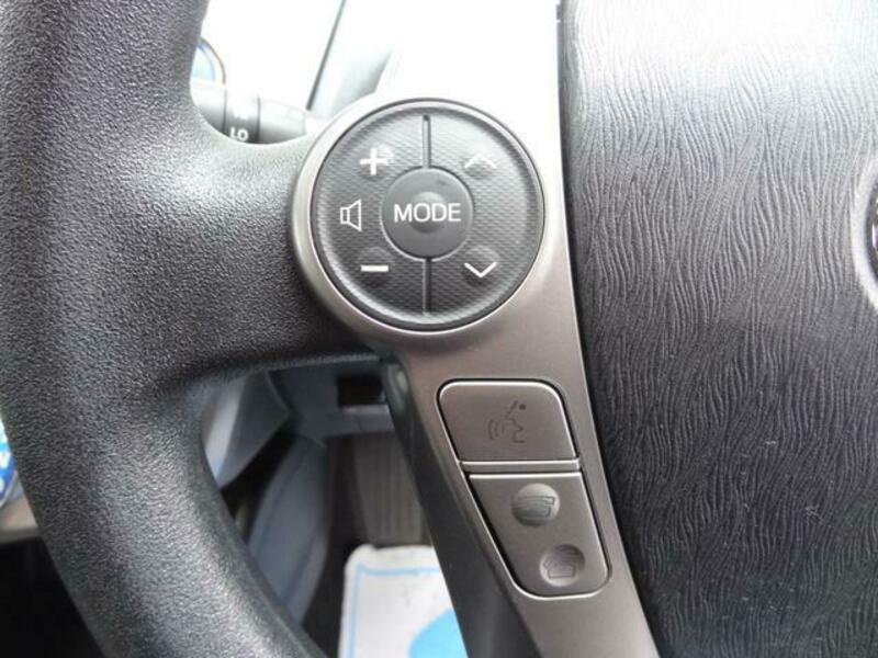 PRIUS ALPHA