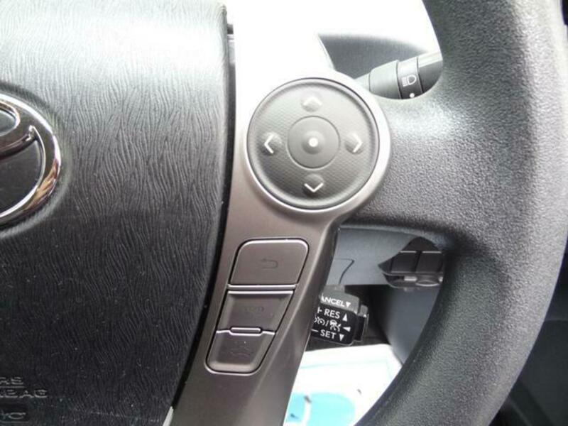 PRIUS ALPHA