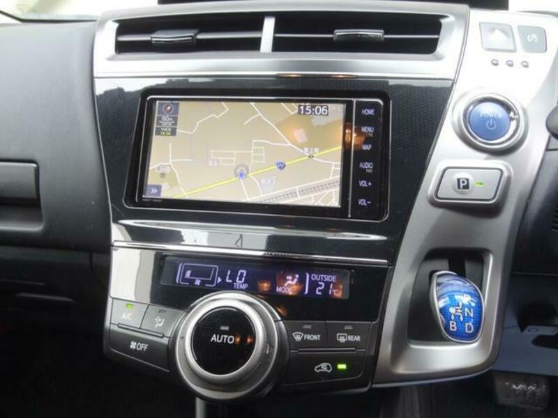 PRIUS ALPHA