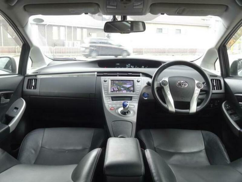 PRIUS PHV