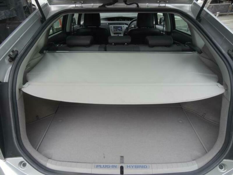PRIUS PHV