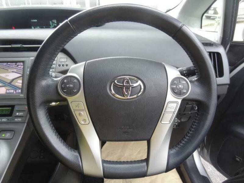 PRIUS PHV