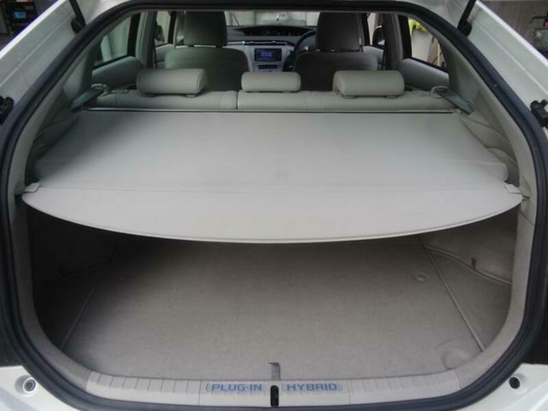 PRIUS PHV