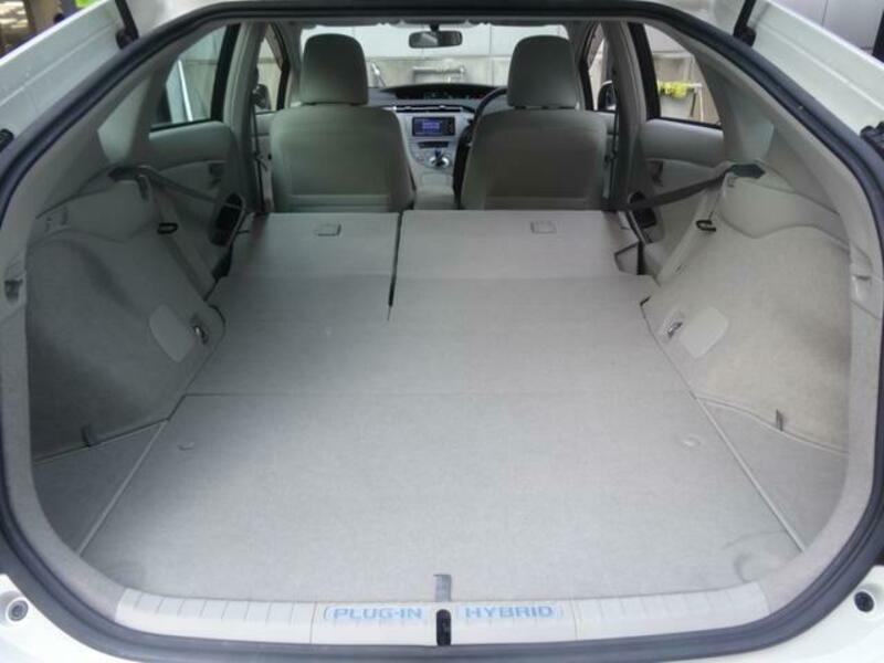PRIUS PHV