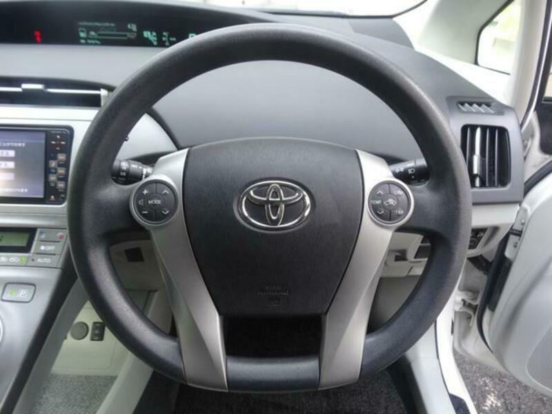 PRIUS PHV