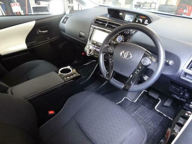 PRIUS ALPHA
