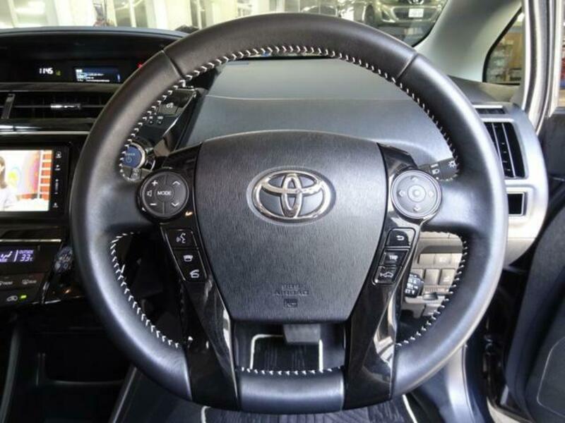 PRIUS ALPHA