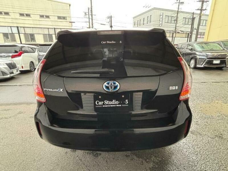 PRIUS ALPHA