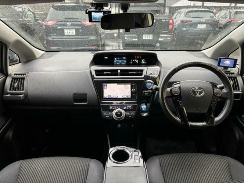 PRIUS ALPHA