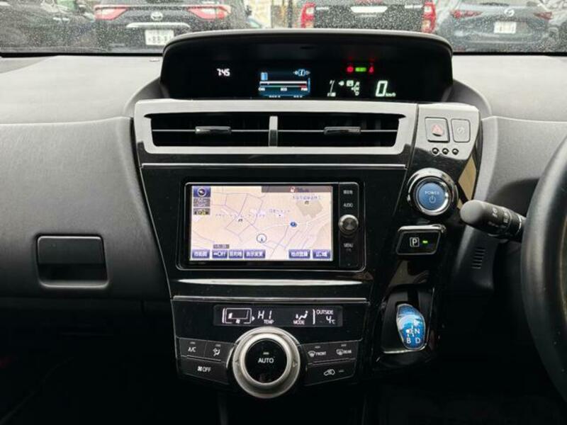 PRIUS ALPHA