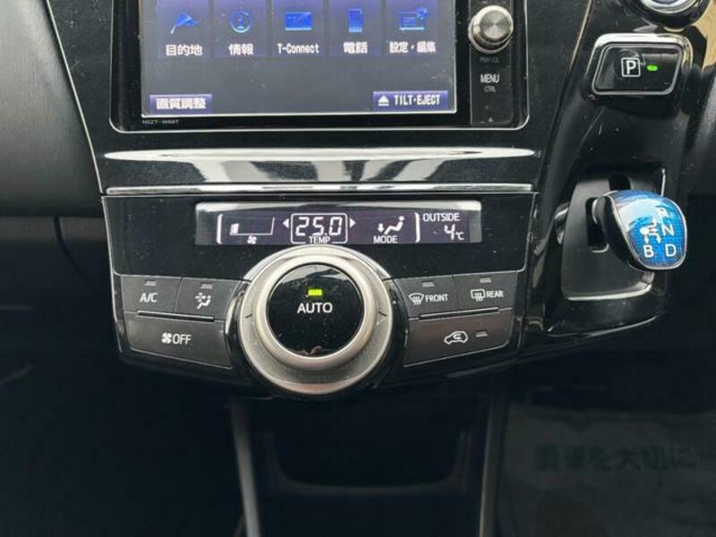 PRIUS ALPHA