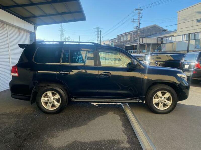 LAND CRUISER