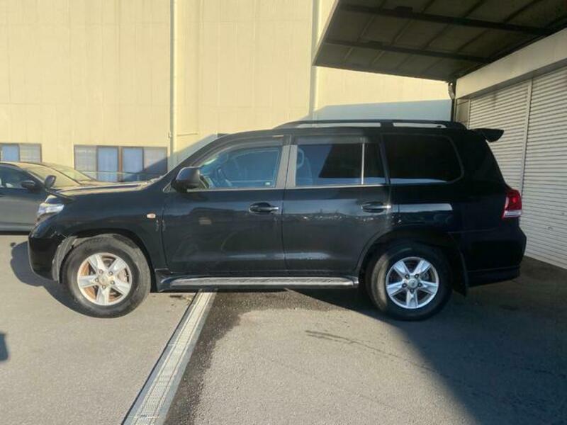 LAND CRUISER