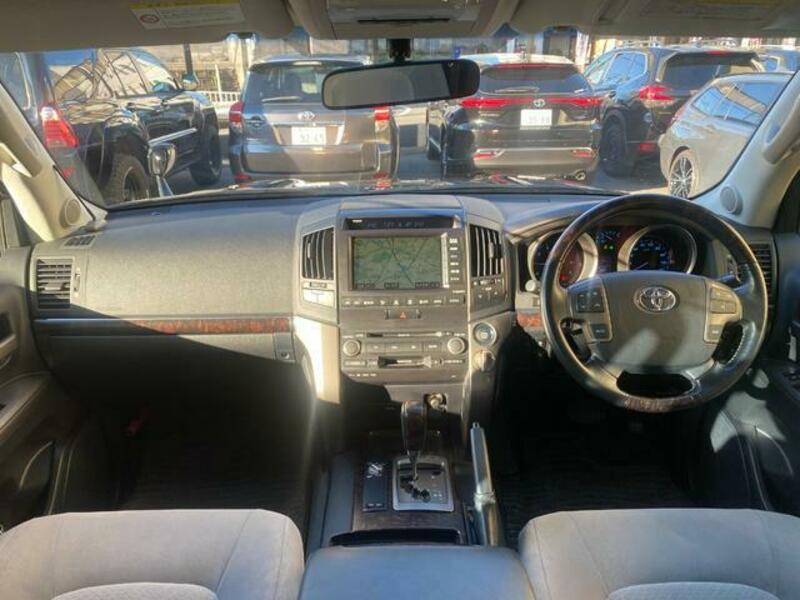 LAND CRUISER