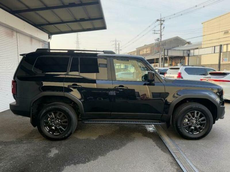 LAND CRUISER 250