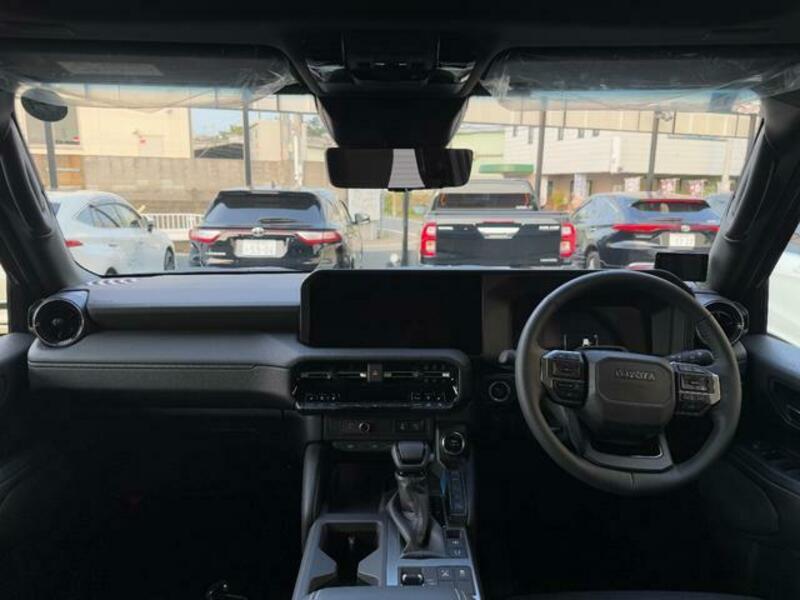 LAND CRUISER 250