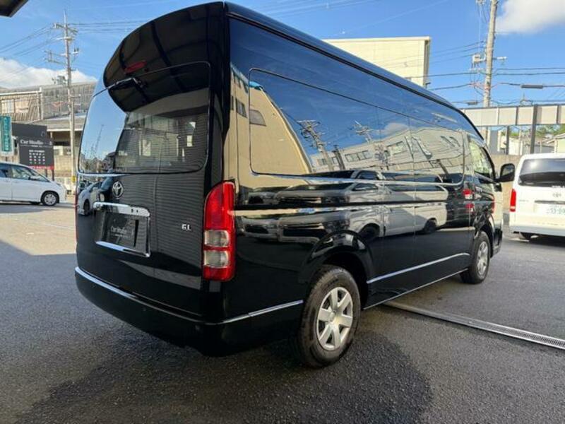 HIACE COMMUTER