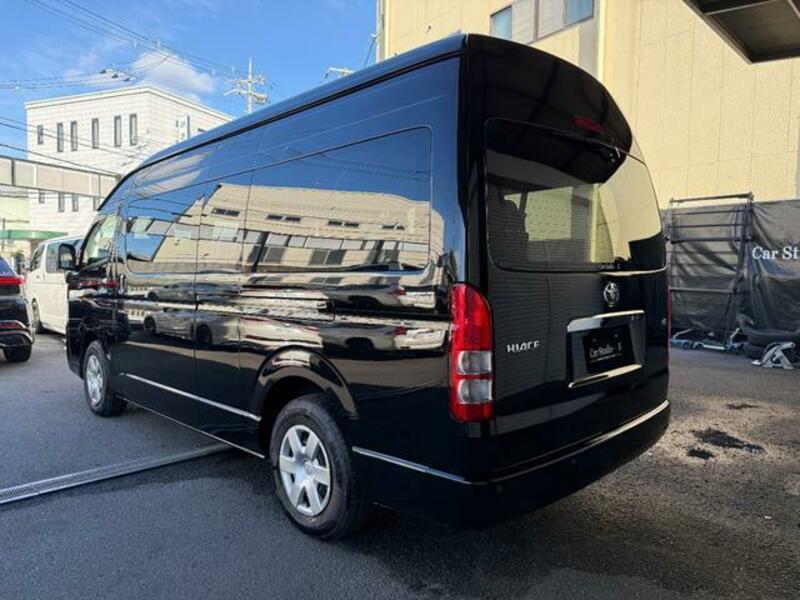 HIACE COMMUTER