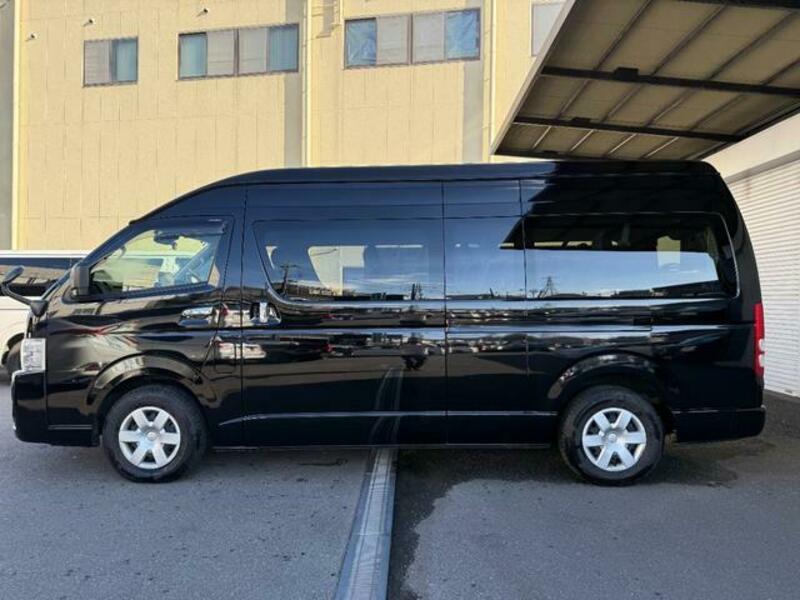 HIACE COMMUTER