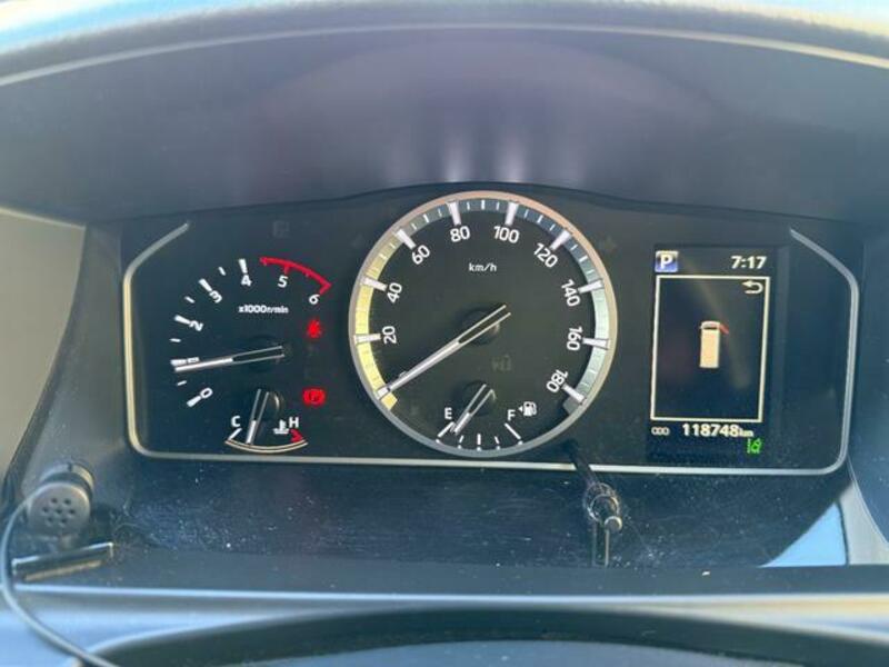 HIACE COMMUTER