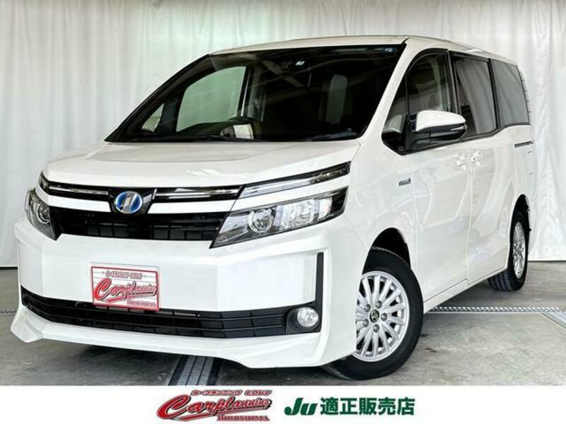 TOYOTA VOXY