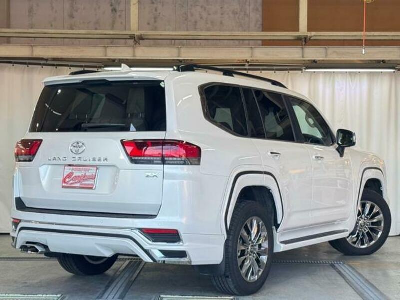 LAND CRUISER