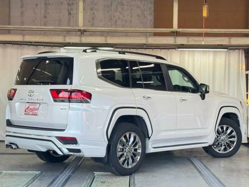 LAND CRUISER