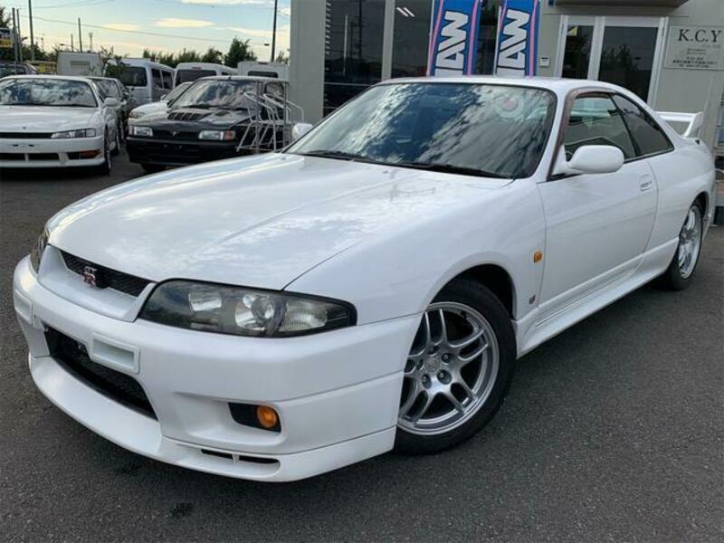 NISSAN SKYLINE