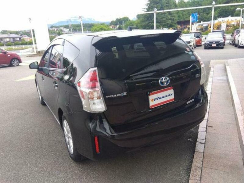 PRIUS ALPHA
