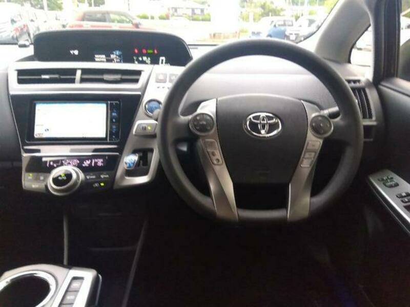 PRIUS ALPHA