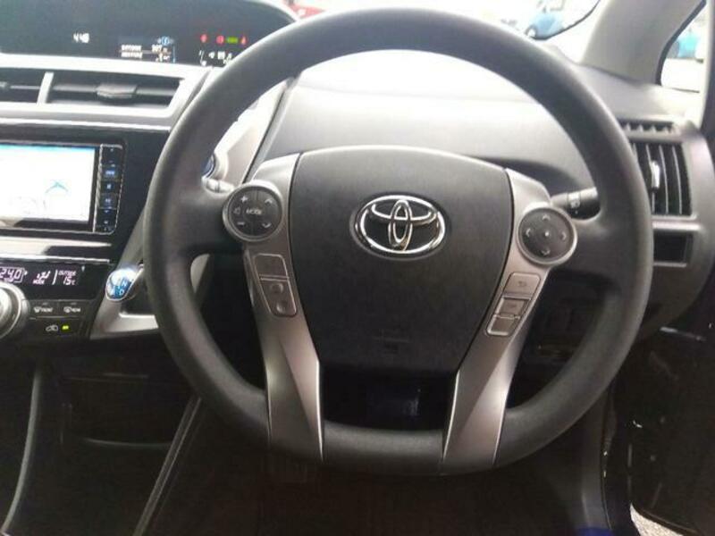 PRIUS ALPHA