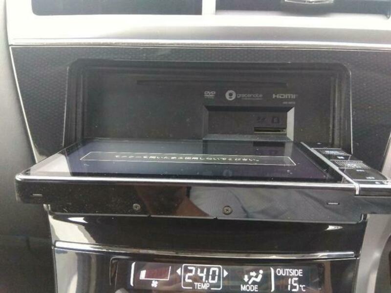 PRIUS ALPHA