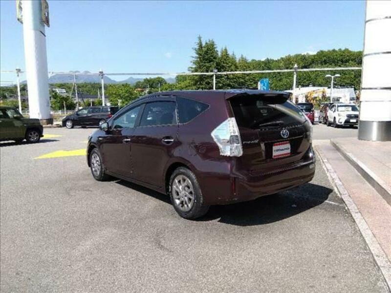 PRIUS ALPHA