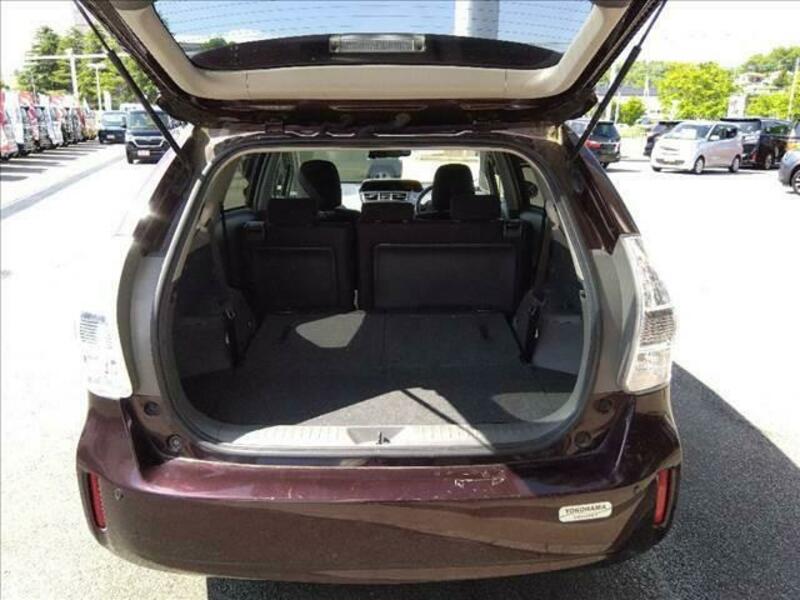 PRIUS ALPHA