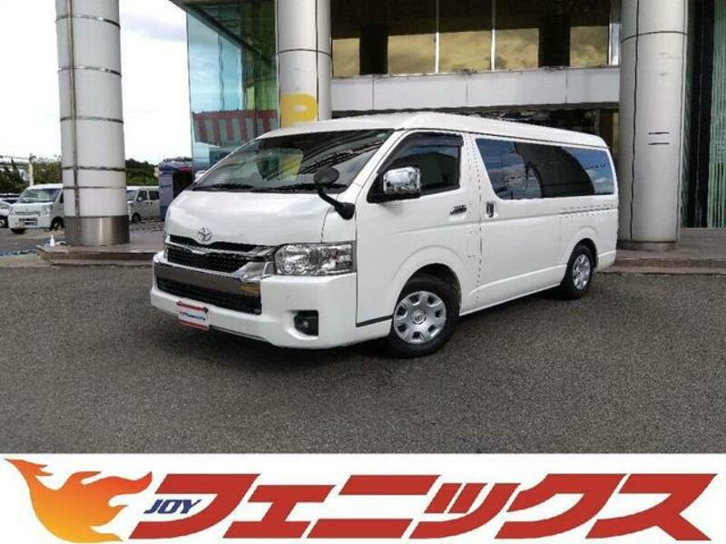 TOYOTA HIACE VAN