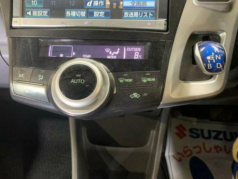 PRIUS ALPHA