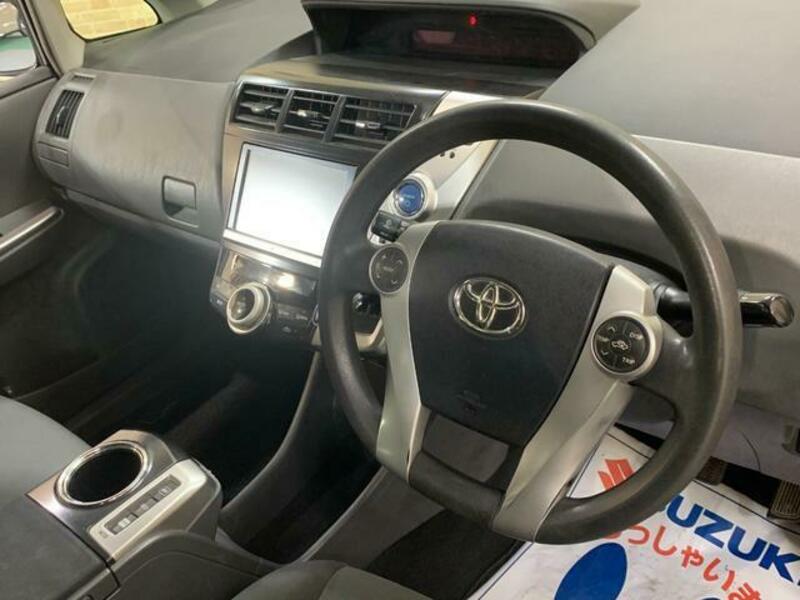 PRIUS ALPHA
