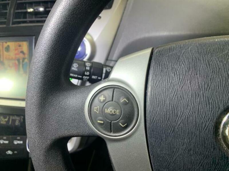 PRIUS ALPHA