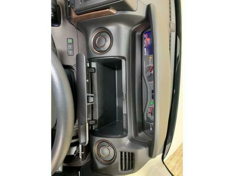N BOX