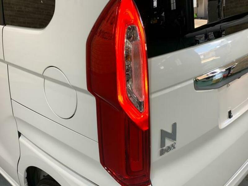 N BOX