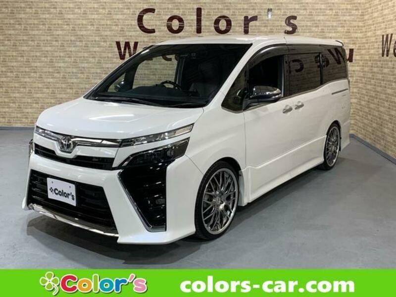 TOYOTA VOXY