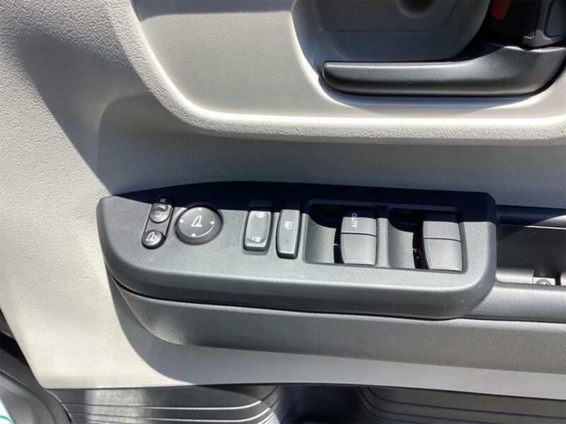 N BOX