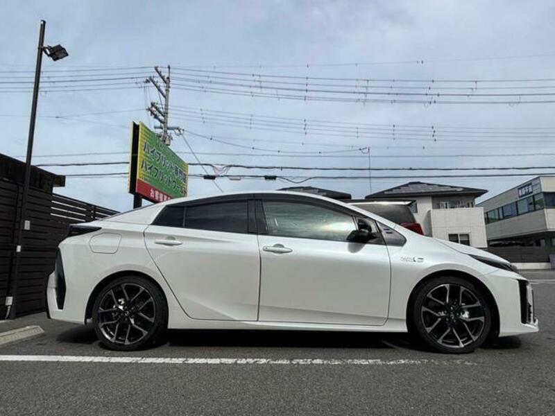 PRIUS PHV