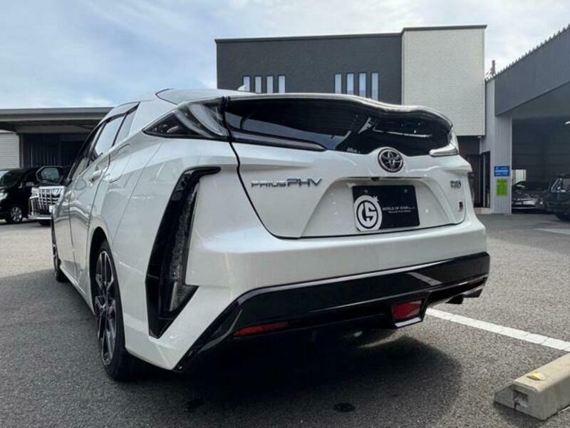 PRIUS PHV