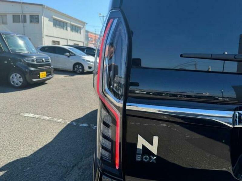N BOX CUSTOM