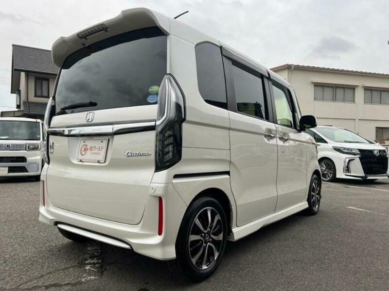 N BOX CUSTOM