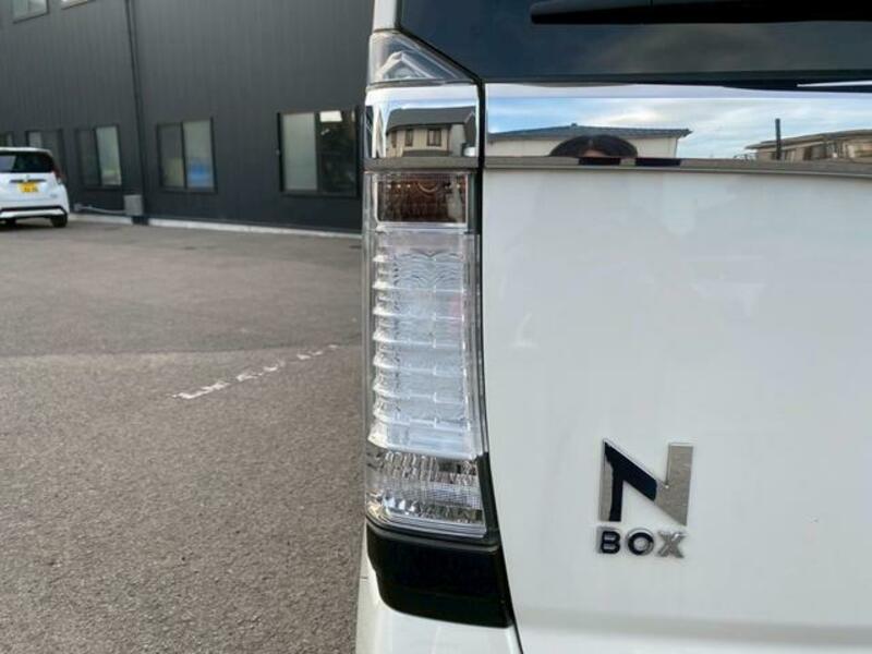 N BOX CUSTOM